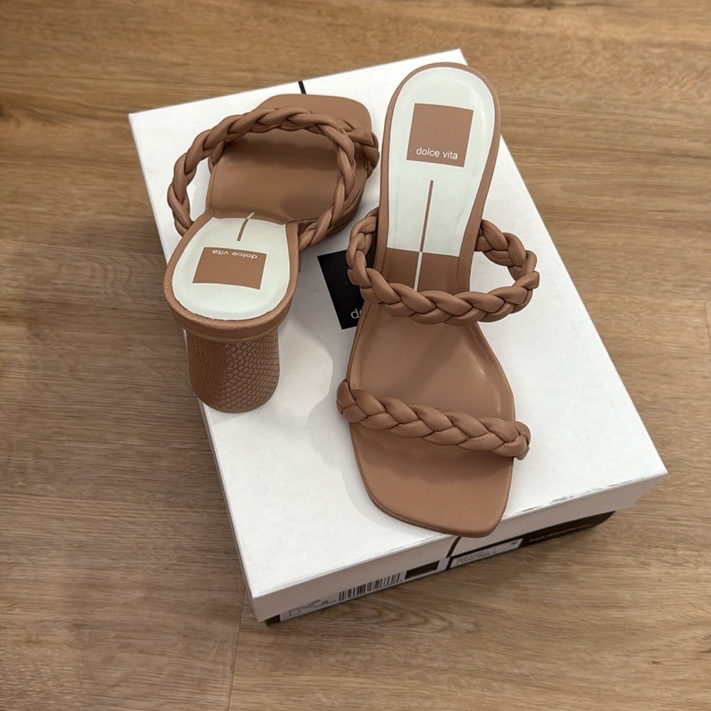Dolce Vita Shoes - Picture 3 of 4